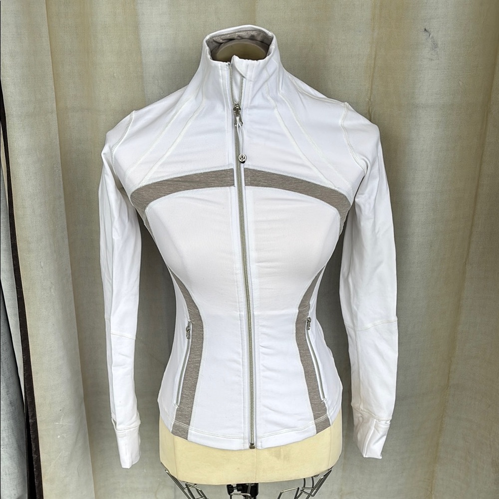 Lululemon Athletica White and Gray Ski Jacket with High Collar